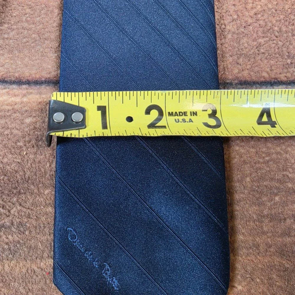 Oscar de la Renta Necktie Mens One Size Navy Blue Good Ribbed Silk Blend USA